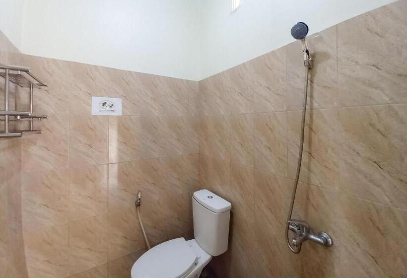 فندق Aroel Homestay Mitra Reddoorz