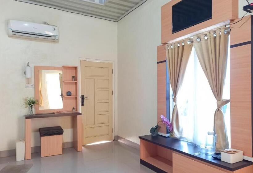 فندق Aroel Homestay Mitra Reddoorz