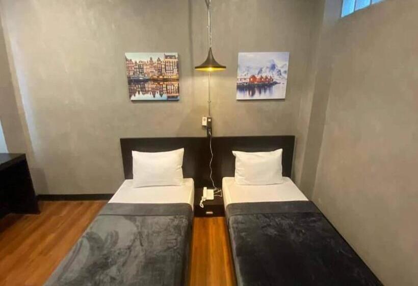Отель Capital O 75512 Loft Residence  Suphanburi