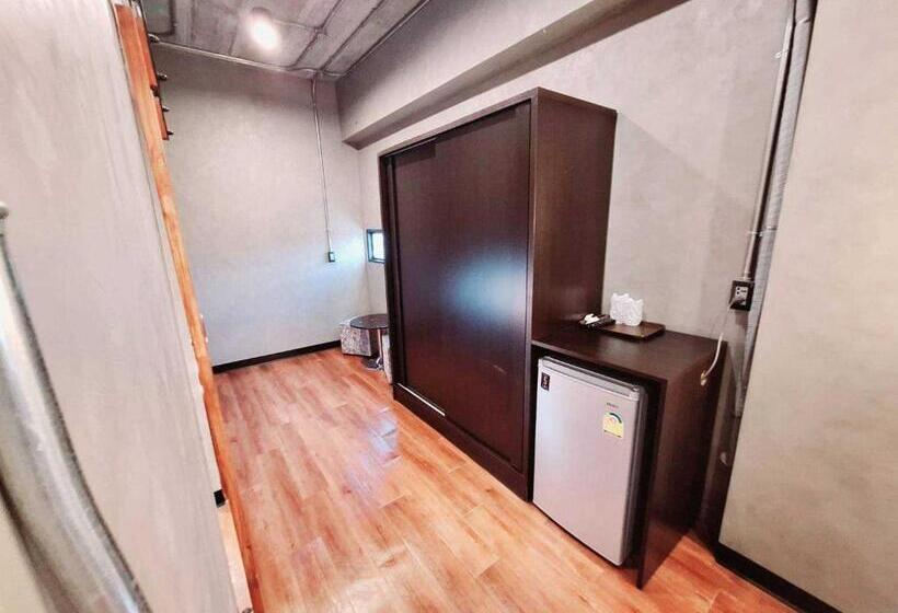 هتل Capital O 75512 Loft Residence  Suphanburi