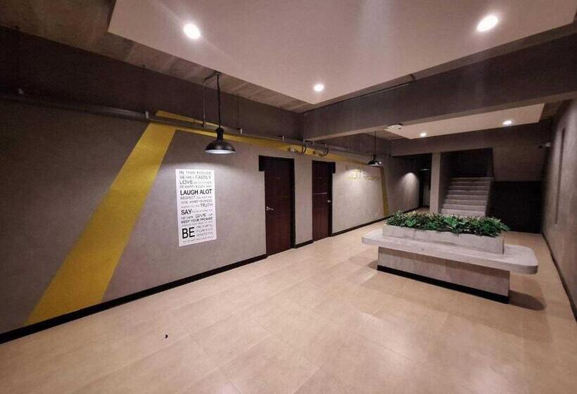 هتل Capital O 75512 Loft Residence  Suphanburi