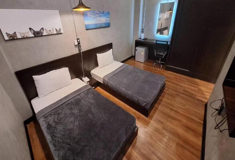 Отель Capital O 75512 Loft Residence  Suphanburi