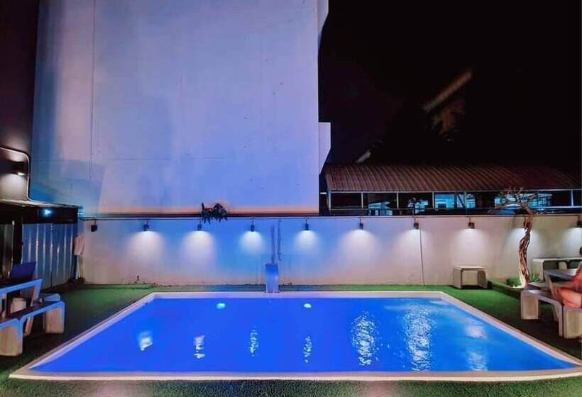 هتل Capital O 75512 Loft Residence  Suphanburi