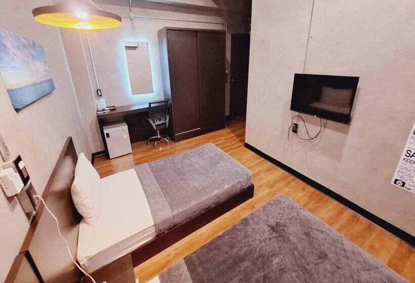 هتل Capital O 75512 Loft Residence  Suphanburi
