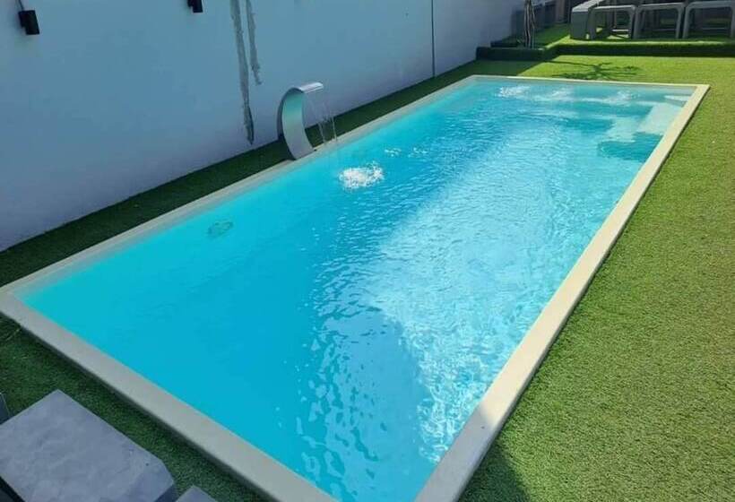 هتل Capital O 75512 Loft Residence  Suphanburi