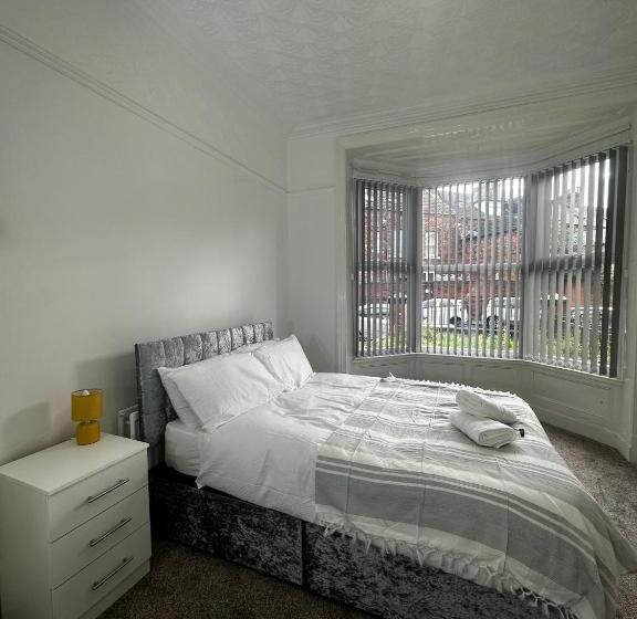 Капсульный Oтель Le Crescent Rooms, Room Stays