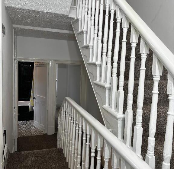 Капсульный Oтель Le Crescent Rooms, Room Stays