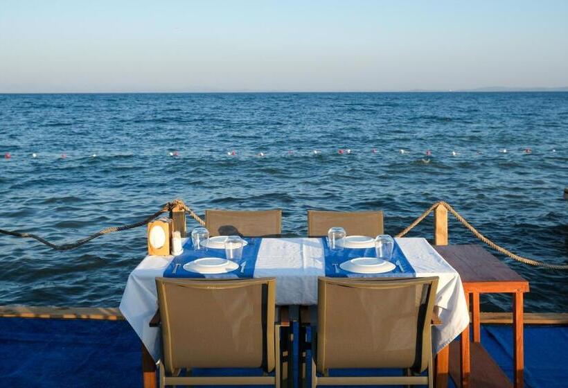 Отель Gargaron Beach