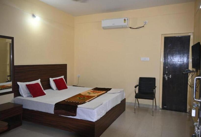 בית מלון כפרי Goroomgo Green Akress Bhubaneswar Comfortable Bed With Impressive Service