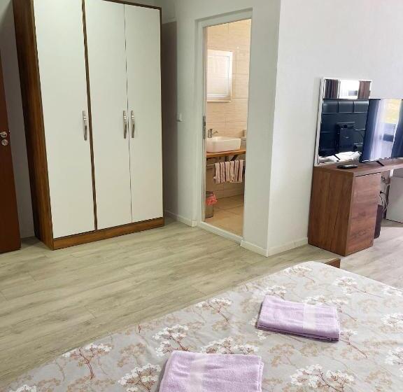 هتل Infinity Plaza