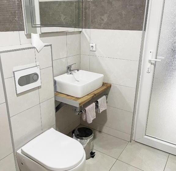 هتل Infinity Plaza