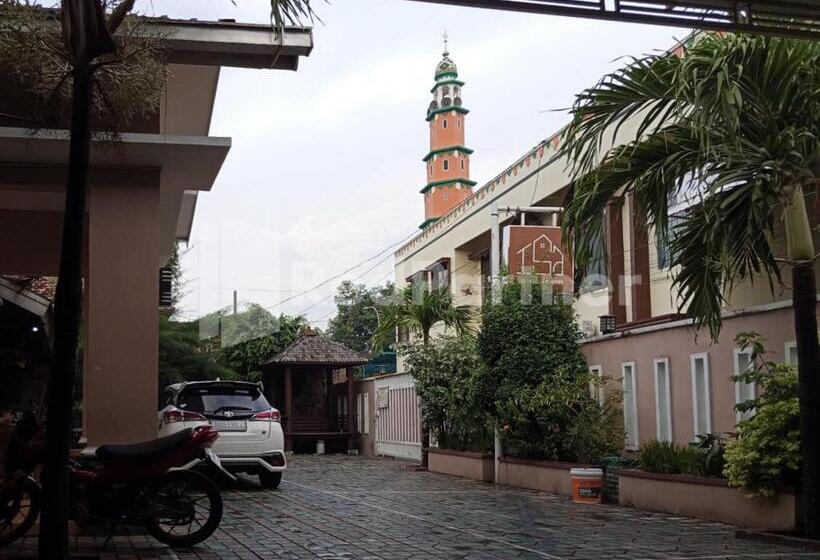 酒店 Isa Homestay Kudus Mitra Reddoorz