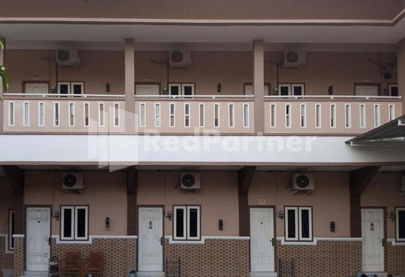 酒店 Isa Homestay Kudus Mitra Reddoorz