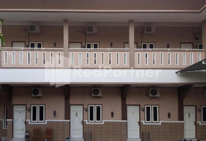 酒店 Isa Homestay Kudus Mitra Reddoorz