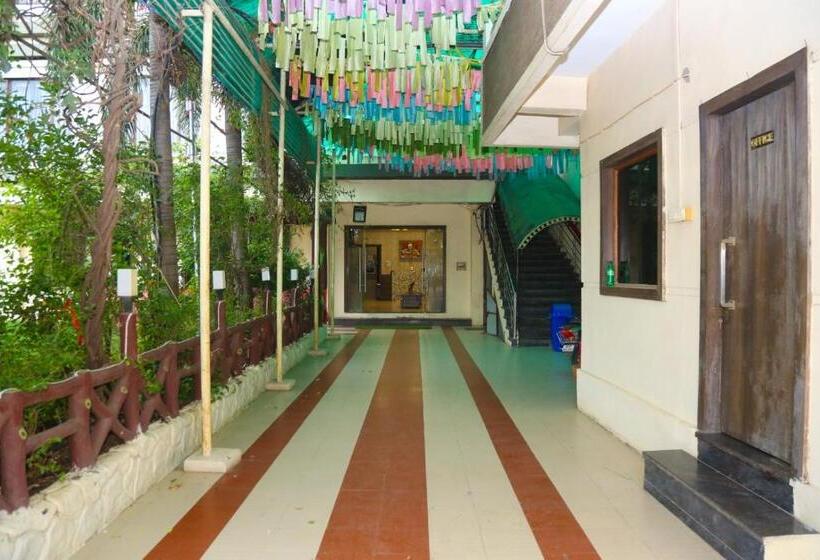 בית מלון כפרי Kesar Residency