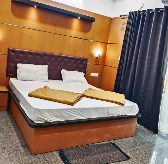 בית מלון כפרי Namma Kanasu Lodge