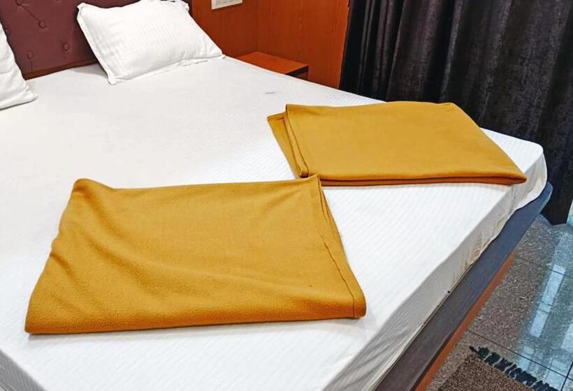 בית מלון כפרי Namma Kanasu Lodge