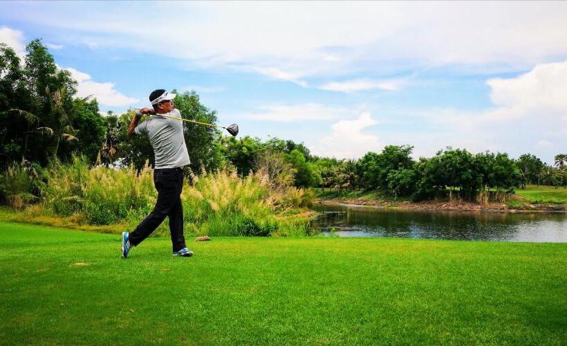 호텔 New Centro Pool Villa