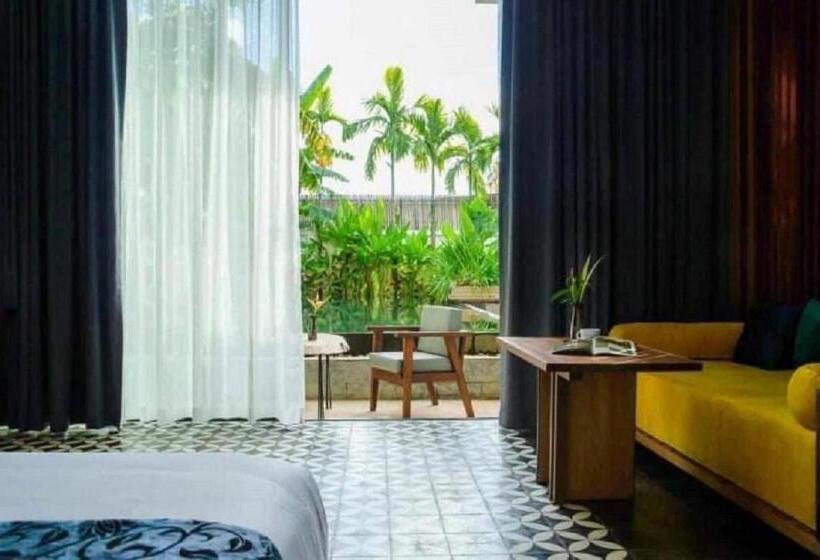 호텔 New Centro Pool Villa