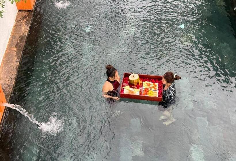 호텔 New Centro Pool Villa