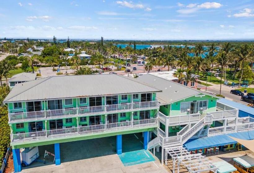 فندق Oceanfront Inn Suite, Ocean And Inlet Views, King Bed, #12
