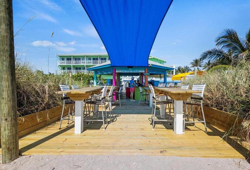 فندق Oceanfront Inn Suite, Ocean And Inlet Views, King Bed, #12