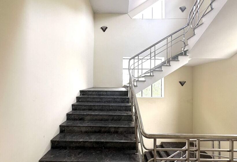 هتل Oyo 1246 Nha Khach Cuc Hau Can