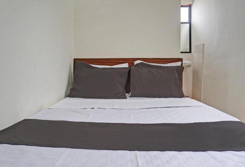 בית מלון כפרי Oyo Nutan Lodging