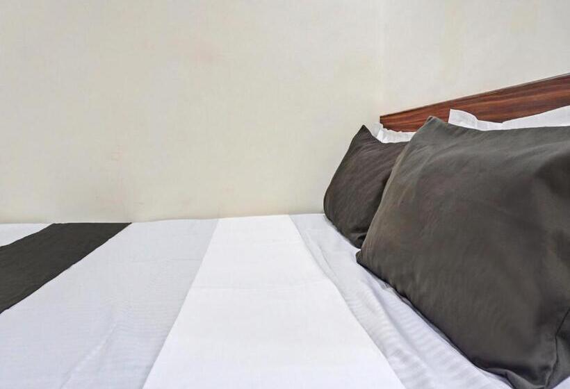 בית מלון כפרי Oyo Nutan Lodging