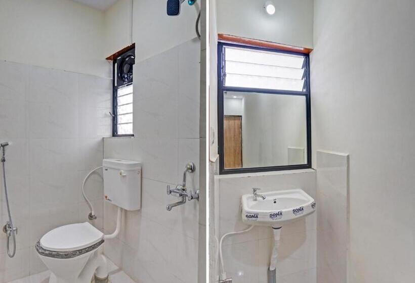 בית מלון כפרי Oyo Nutan Lodging