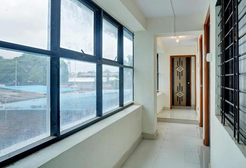 בית מלון כפרי Oyo Nutan Lodging