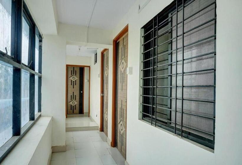 בית מלון כפרי Oyo Nutan Lodging