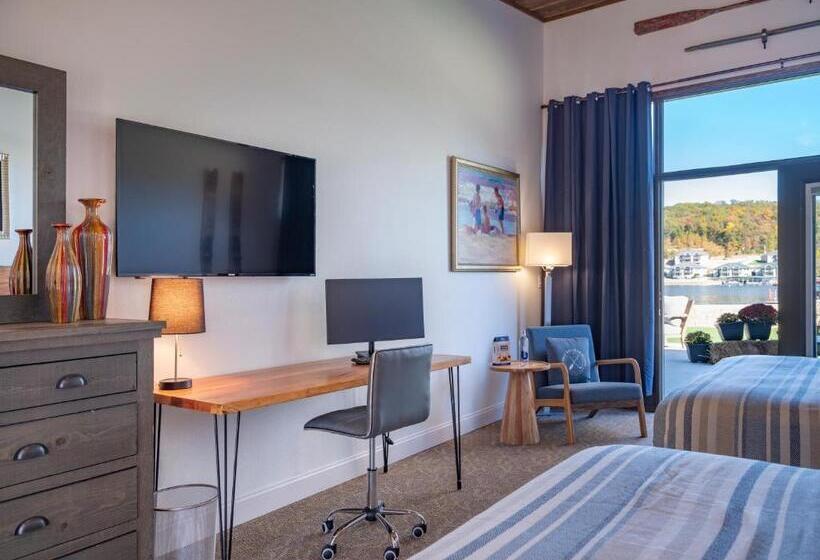 בית מלון כפרי Pebble Bay Club Suites