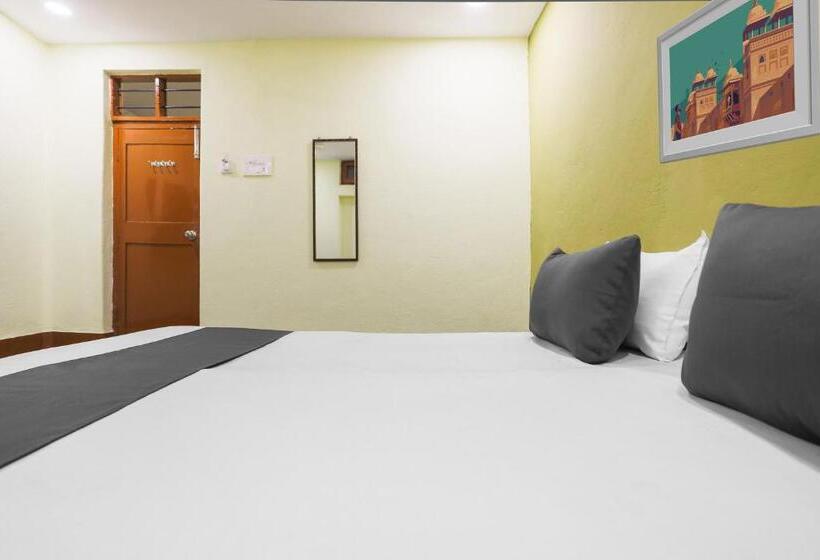 בית מלון כפרי Spot On Hyderabad Sr Continental