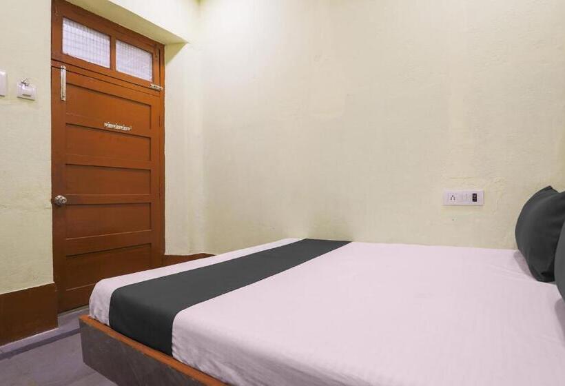 בית מלון כפרי Spot On Hyderabad Sr Continental