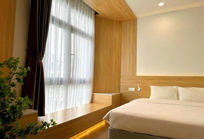 هتل The Sol Homestay