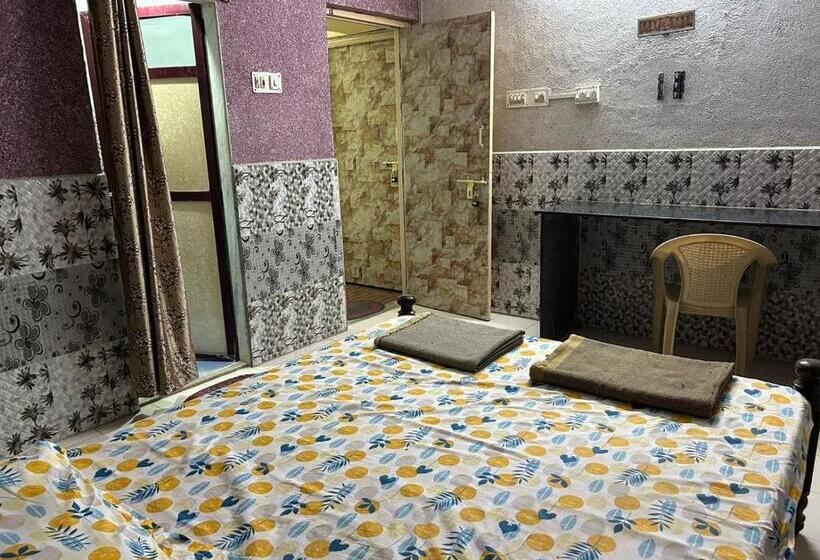 בית מלון כפרי Vasavi Nivas