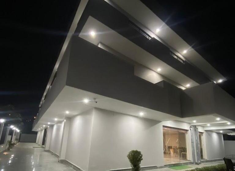 호텔 Vihaan Residency