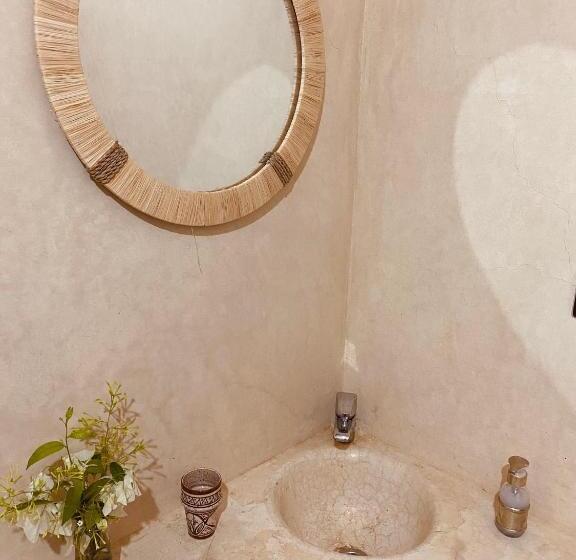 هتل Villa Apollonia   Blissful Garden Paradise With Pool Nestled In Nature