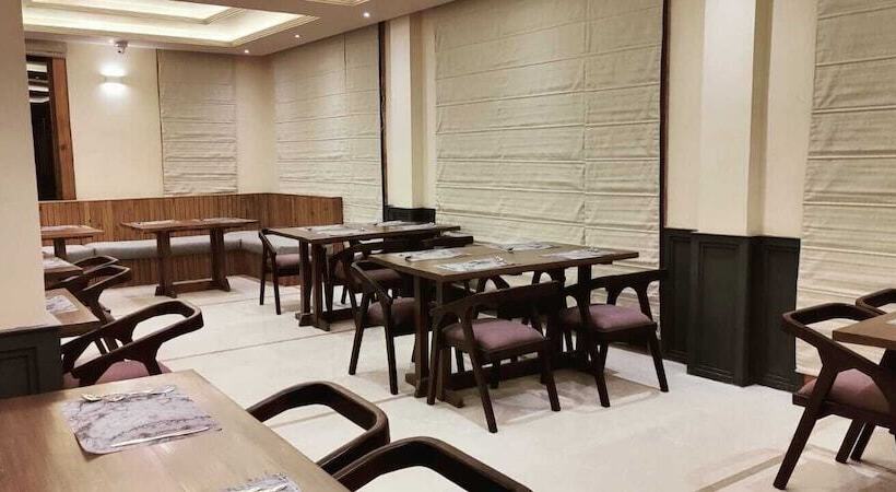 Отель Zimskhang Villa