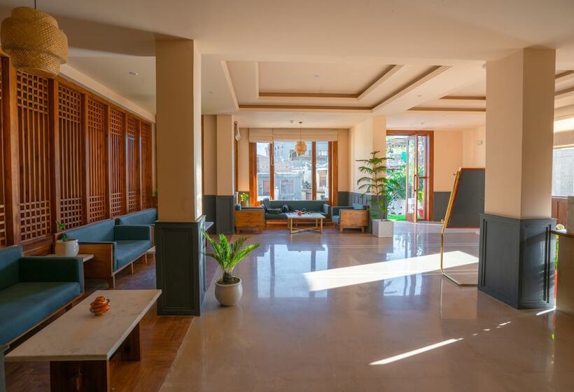 Отель Zimskhang Villa