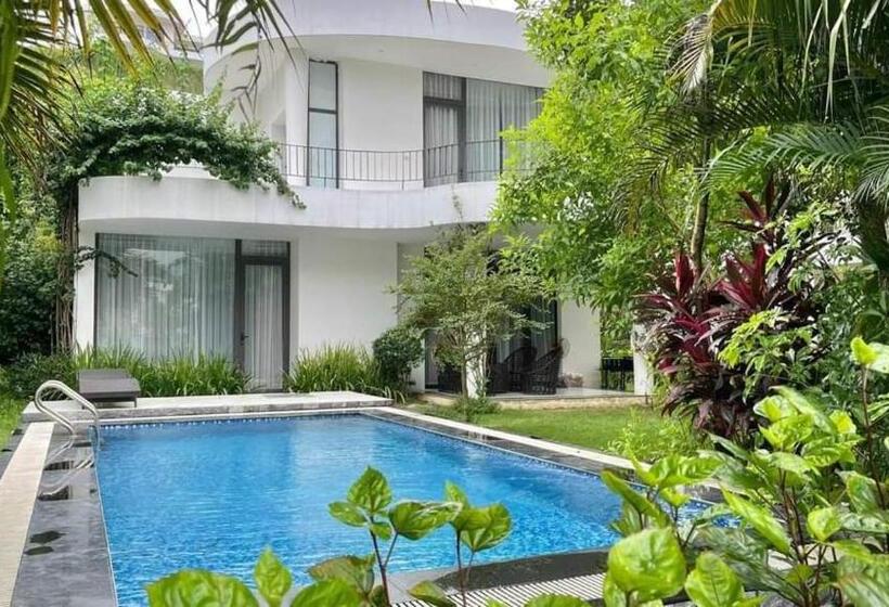 Ivory Villas & Resort Hòa Bình