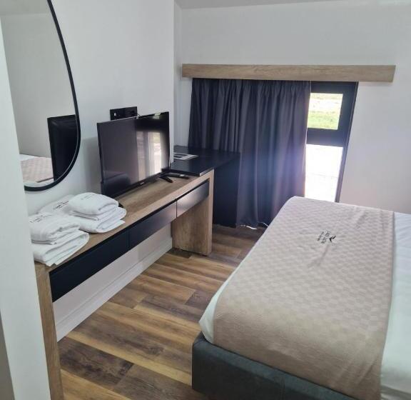 Lumi I Bardhe Hotel & Restaurant