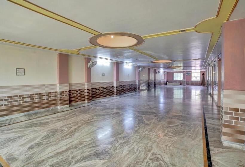 Oyo Hotel Shree Goverdhan Palace