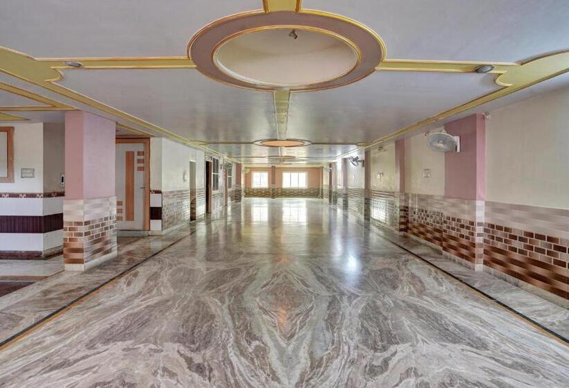 Oyo Hotel Shree Goverdhan Palace