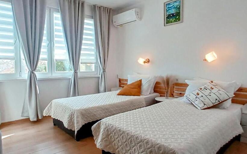 膳宿费 къща за гости веселина ивайловград