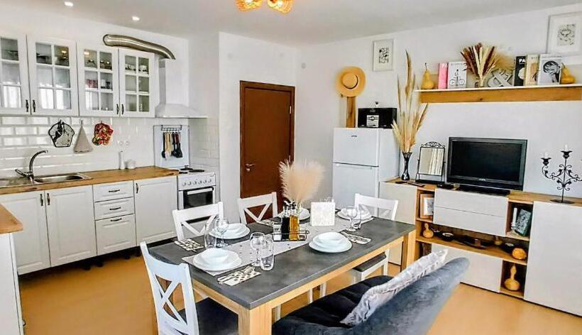 膳宿费 къща за гости веселина ивайловград