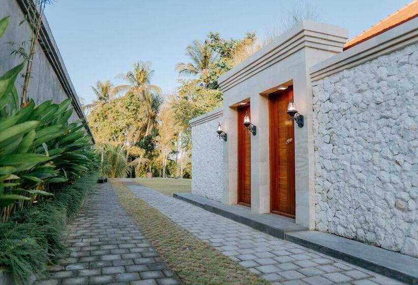 פנסיון Bali Made Escape