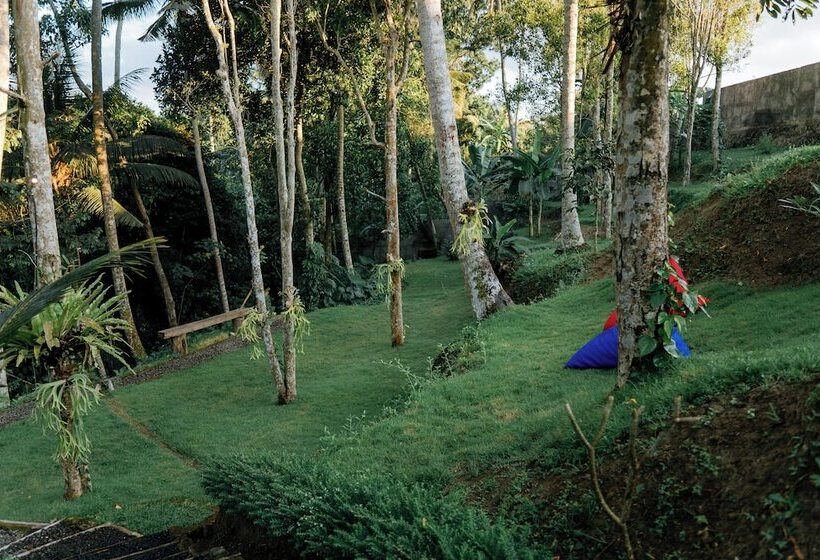 פנסיון Bali Made Escape