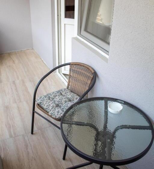 פנסיון Casa Ara